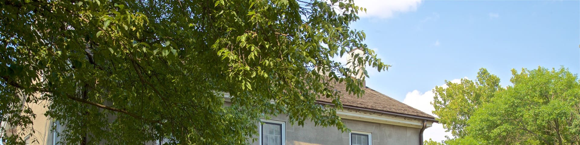 Farm House Museum que incluye una casa