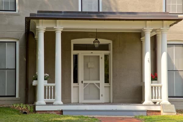 Farm House Museum showing a house