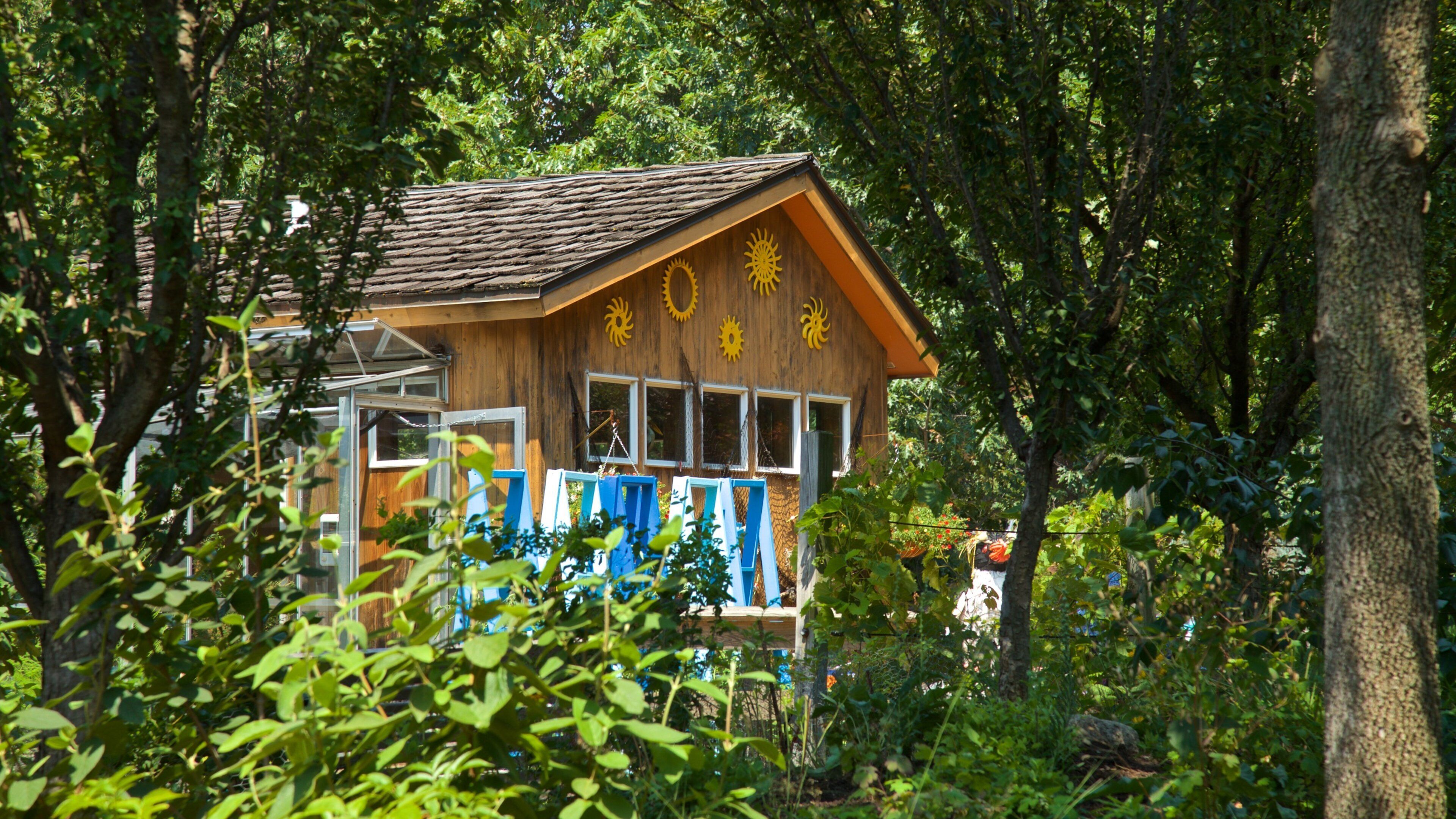 Reiman Gardens which includes a house and a garden