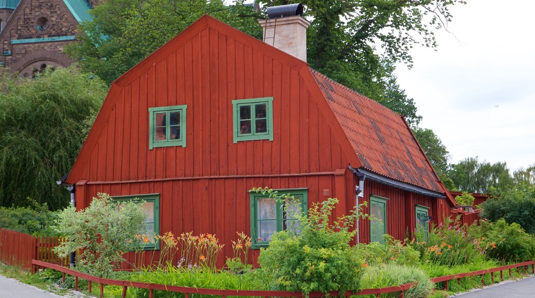 Vitabergsparken Park featuring a house and heritage elements