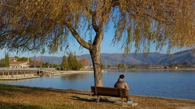 Fremont Central Park showing a garden, landscape views and a lake or waterhole