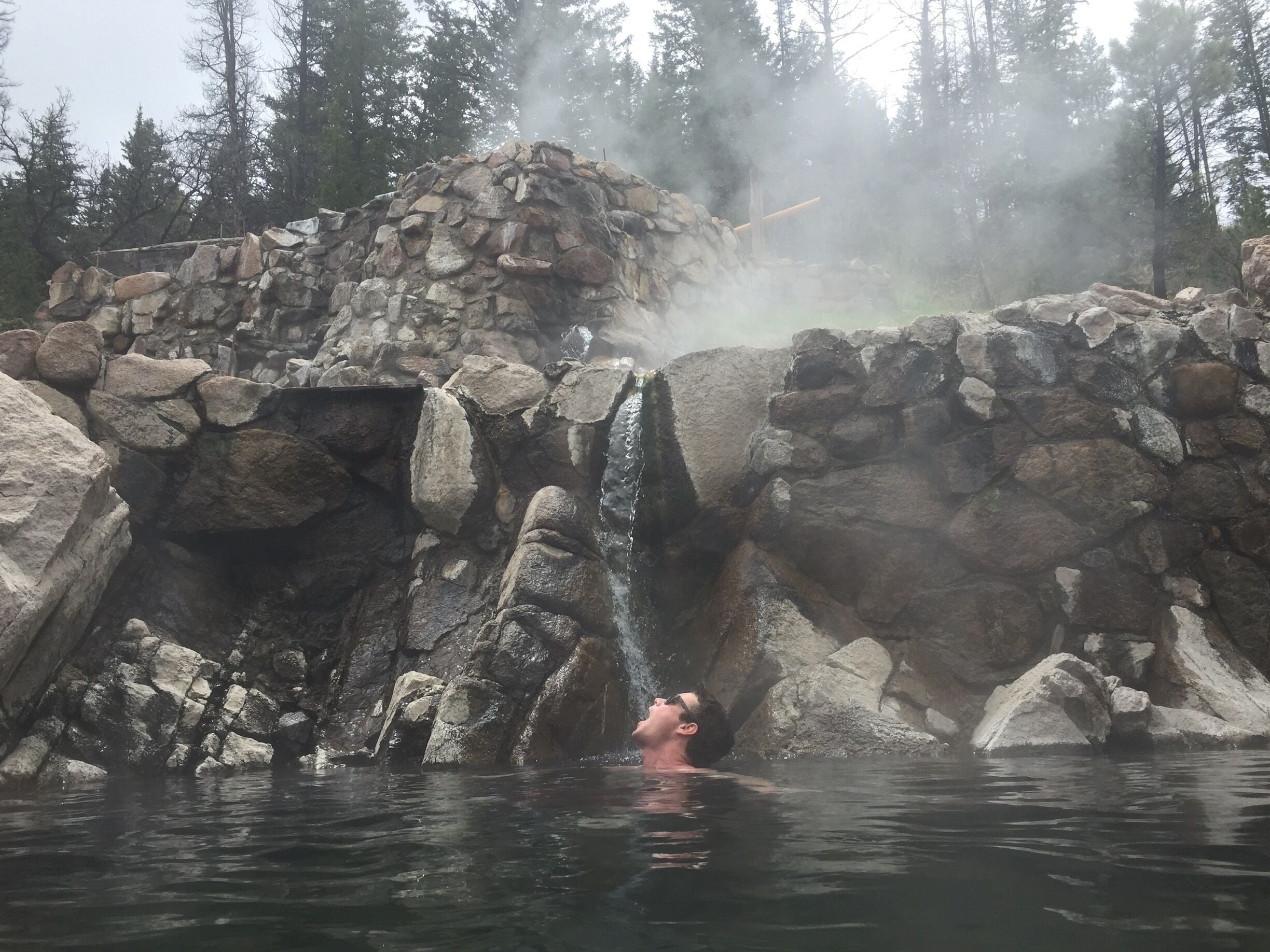 Strawberry Hot Springs is CASH ONLY. Holy shit I wish someone would've told me before I got out there. $12-$15 gets you access to their pools, tipi, massages, and campground or private wagon if you're into that 😍 I recommend staying off the resort to explore the area! 