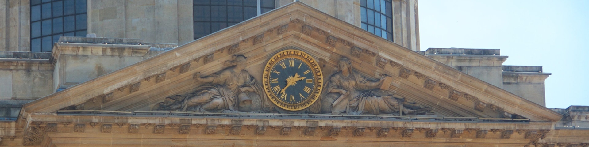 Academia Francesa que inclui elementos de patrimônio, arquitetura de patrimônio e sinalização