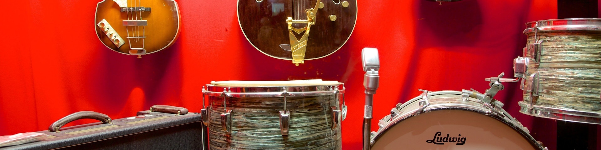 Cavern Club featuring music and interior views