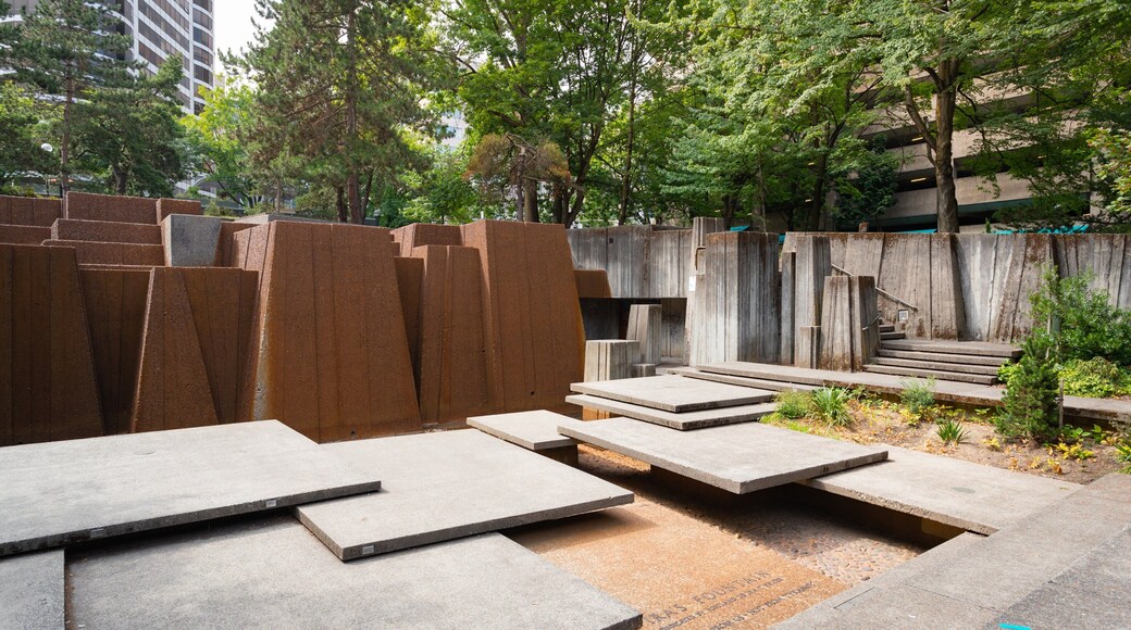 Keller Auditorium featuring a garden