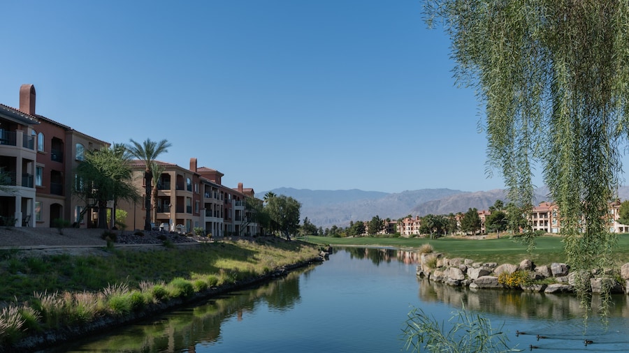 Scenic Palm Desert resort vista, Southern California