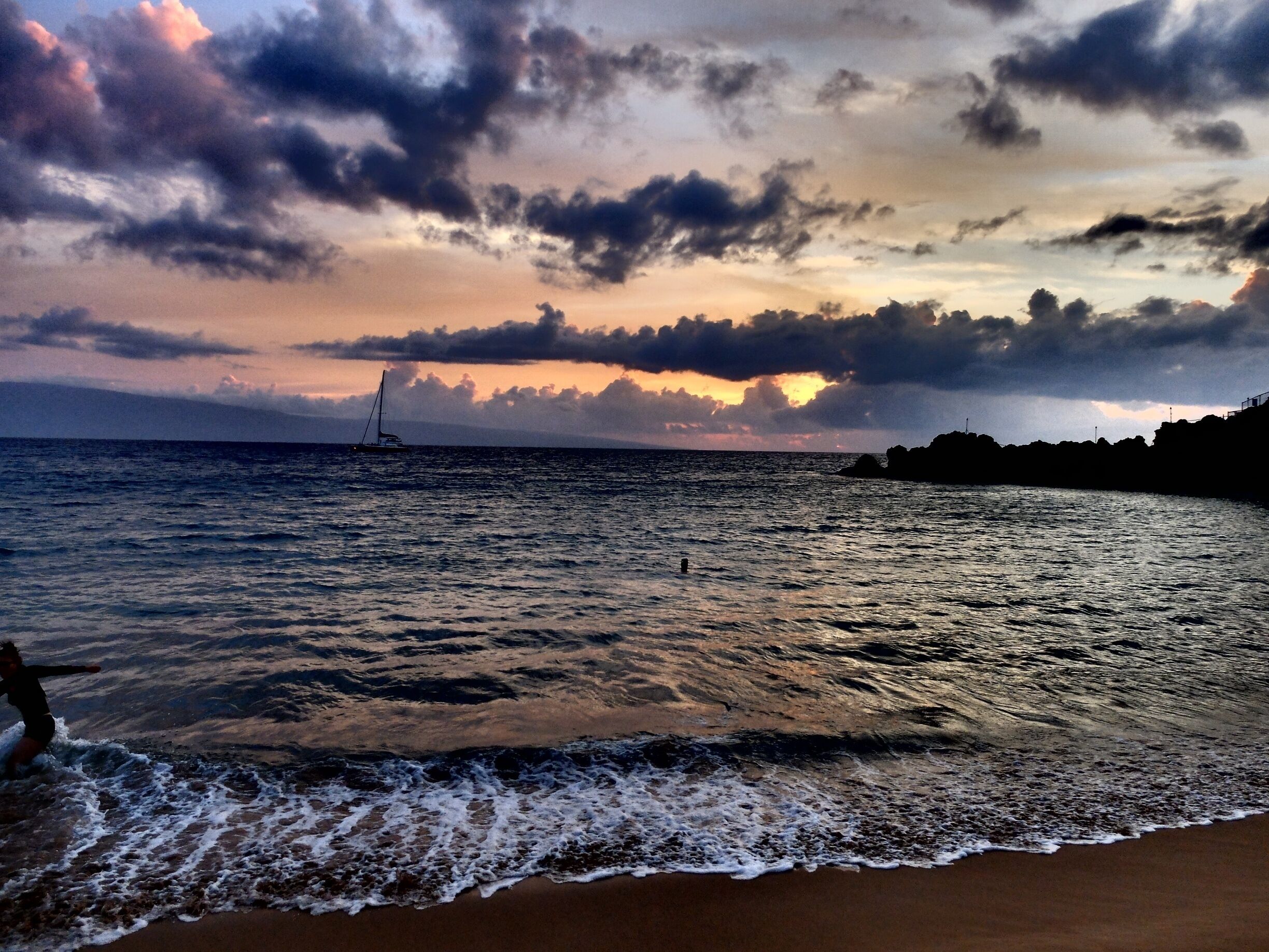 Love a Hawaiian sunset #beach #goldenhour