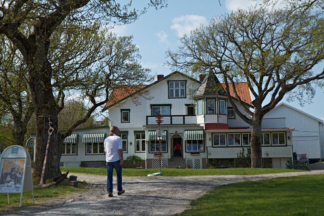 Summer at Koster island can be great! The main hotel just by the ferry.