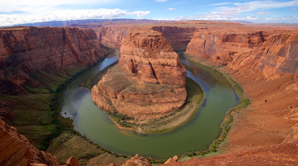 Horseshoe Bend featuring a gorge or canyon, desert views and tranquil scenes