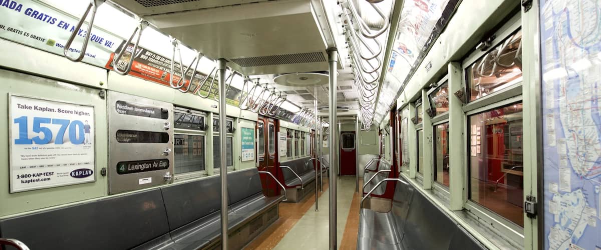 New York Transit Museum inclusief spoorwegen en interieur