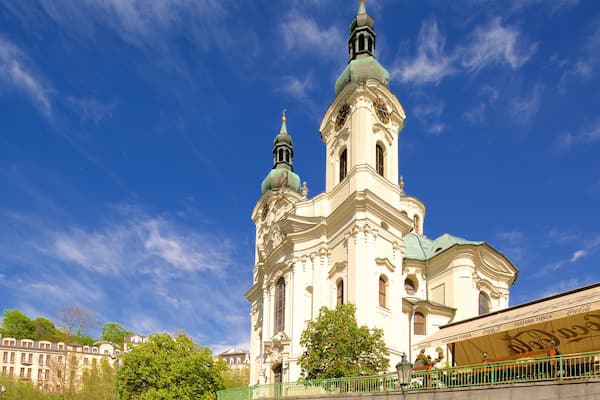 Eglise Sainte-Marie-Madeleine qui includes patrimoine architectural, patrimoine historique et église ou cathédrale