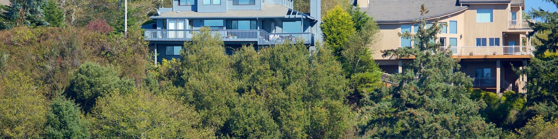 Devil\'s Lake State Recreation Area featuring a small town or village