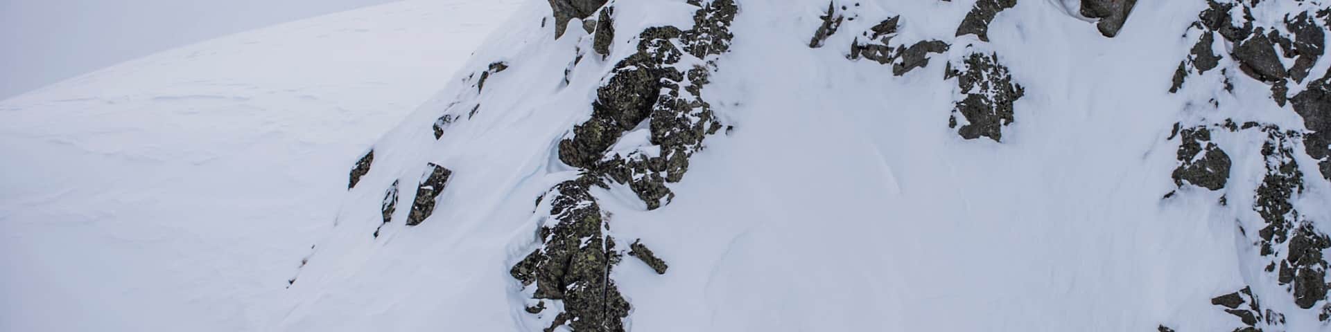 Livigno Ski Area which includes mountains, snow and snow skiing