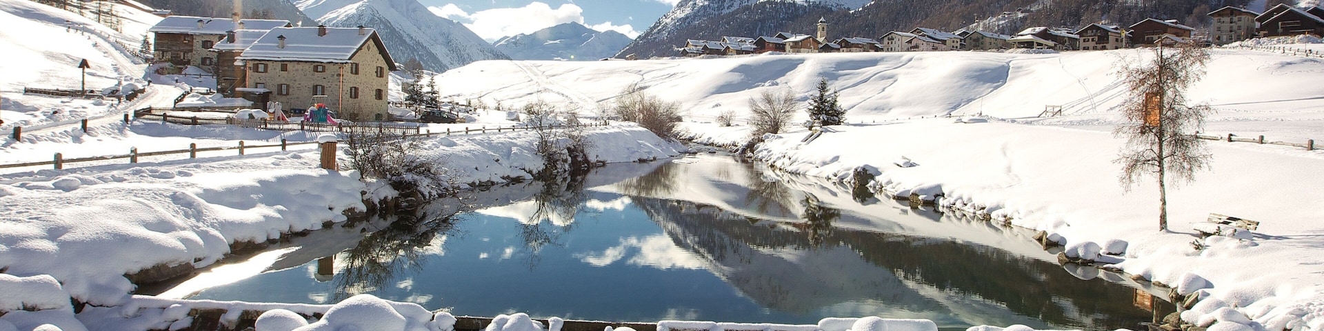 Skigebiet Livigno das einen Schnee, Landschaften und ruhige Szenerie