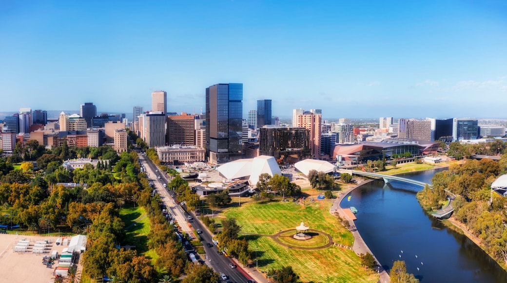 D Adelaide short close CBD