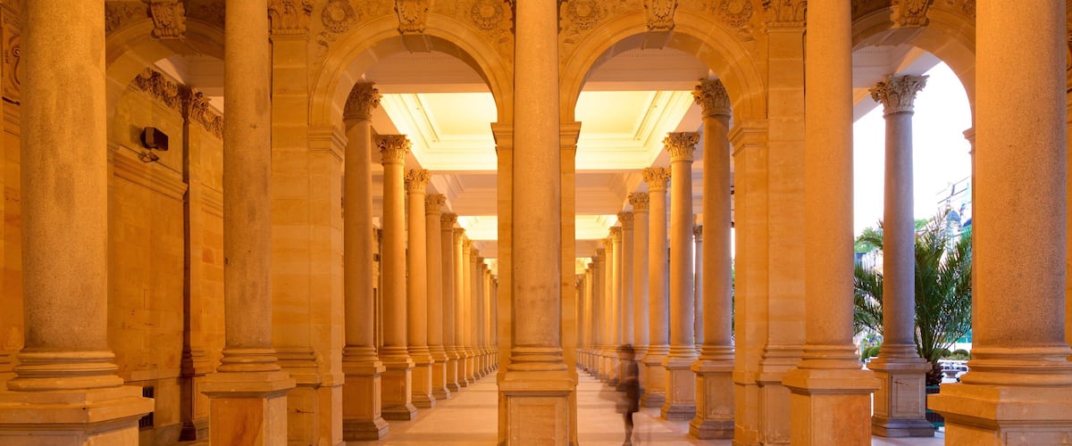 Mill Colonnade que inclui elementos de patrimônio e arquitetura de patrimônio