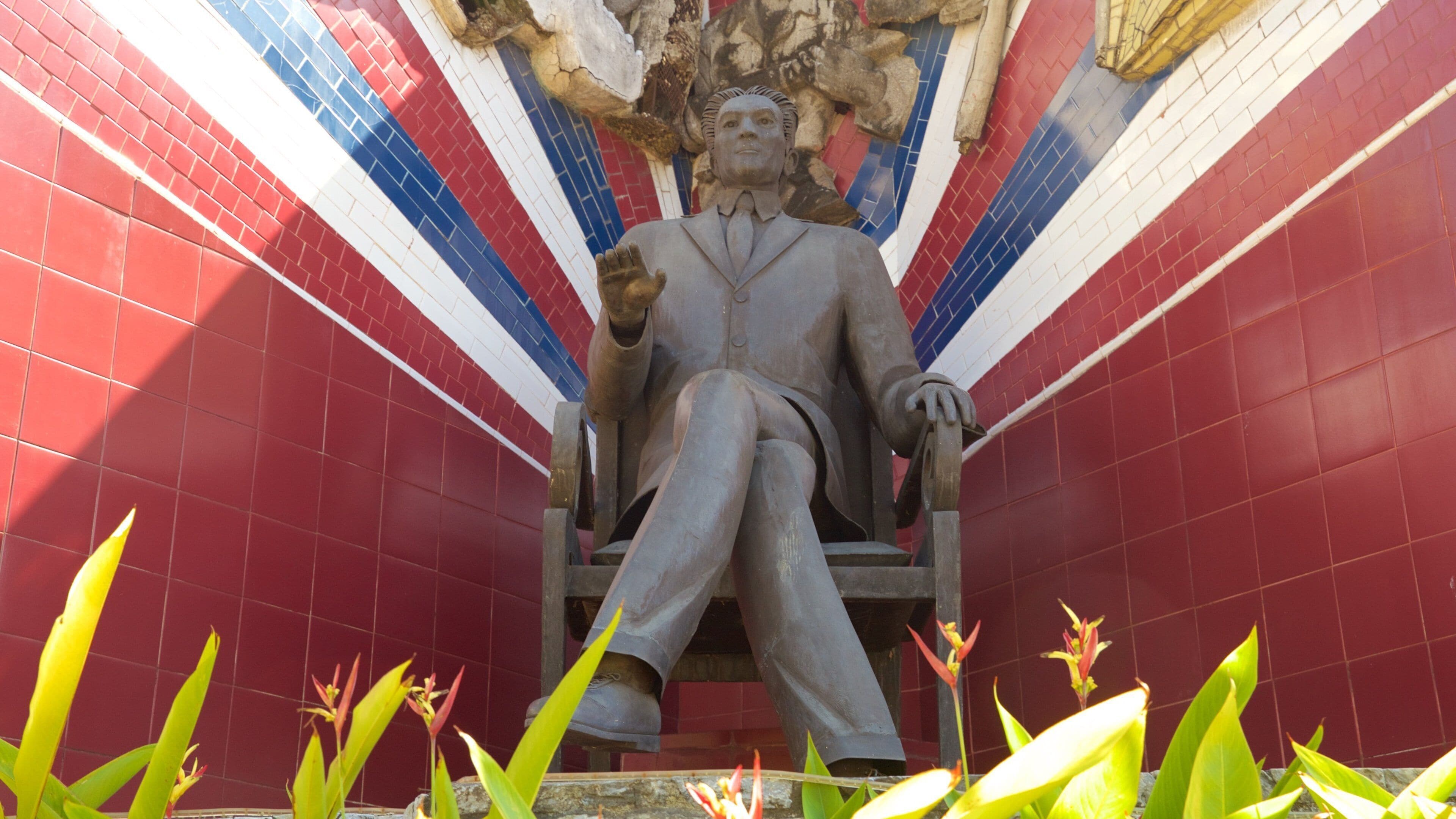 Heritage of Cebu Monument showing a monument