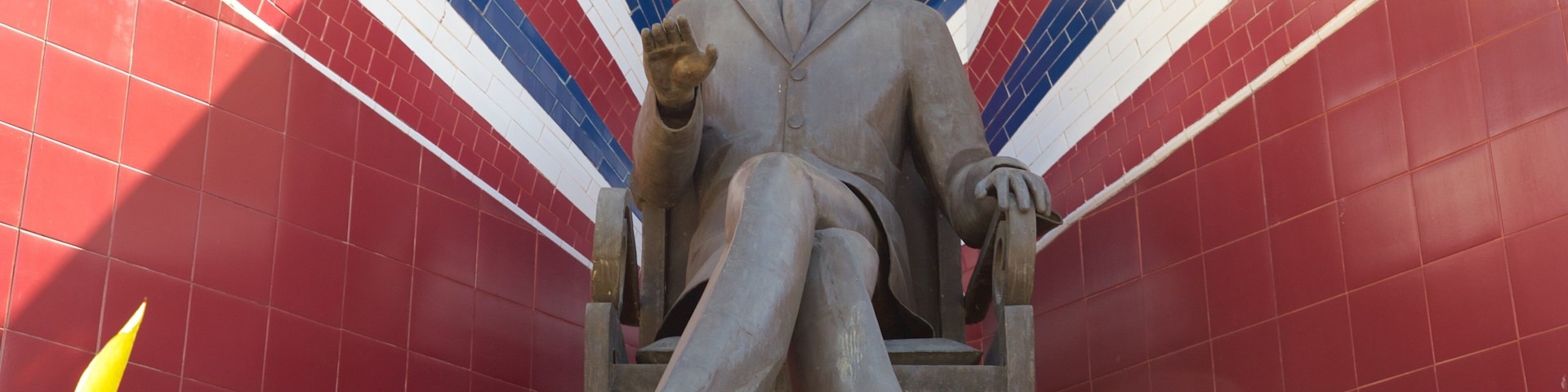Heritage of Cebu Monument showing a monument