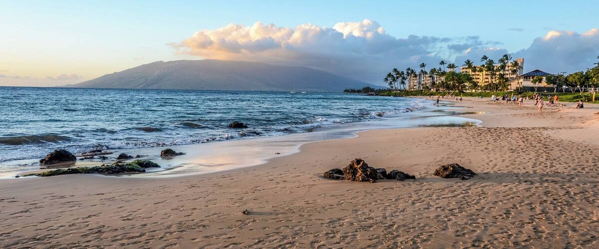 There are some beautiful beaches in Kihei but this is my favourite to watch the sunset. If you're lucky you might spot some turtles swimming close to shore here. #lifeatexpedia #BeachTips #GreatOutdoors