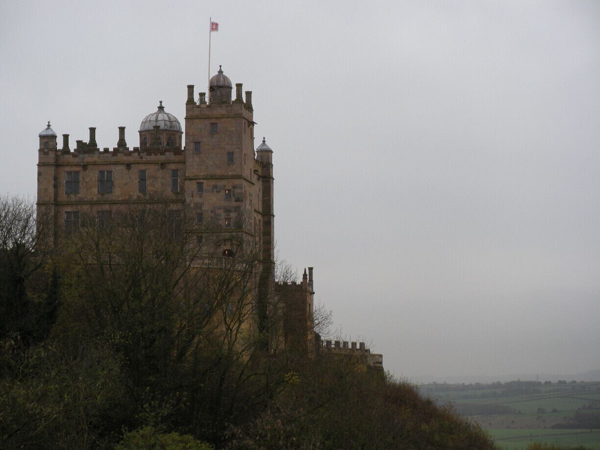 #architecture
#TroveOn
I'm so lucky to have such wonderful friends living all of the world. :) My good friends in Bolsover hosted us for nearly two weeks. The first thing we did was go for a walk around the town with our local host. They were right to say that this view of the castle is majestic!