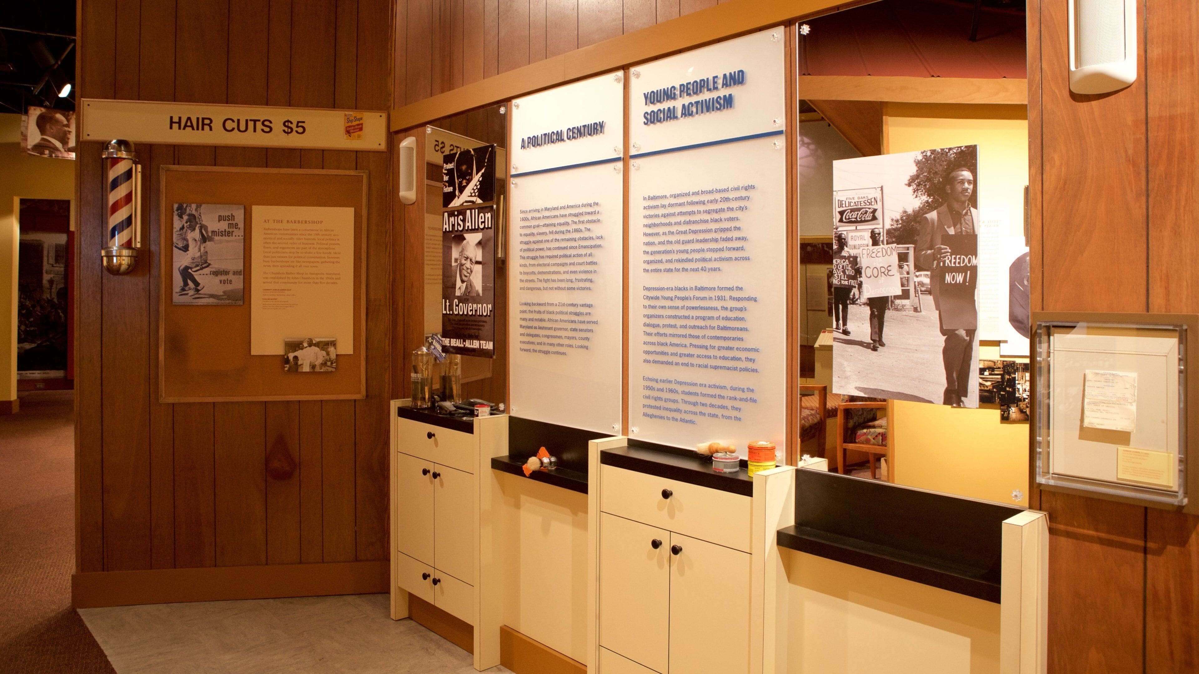 Museo Reginald F. Lewis ofreciendo vistas interiores