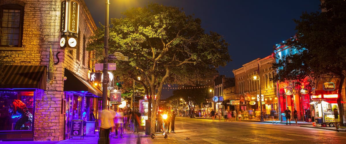 Sixth Street featuring street scenes, night scenes and nightlife