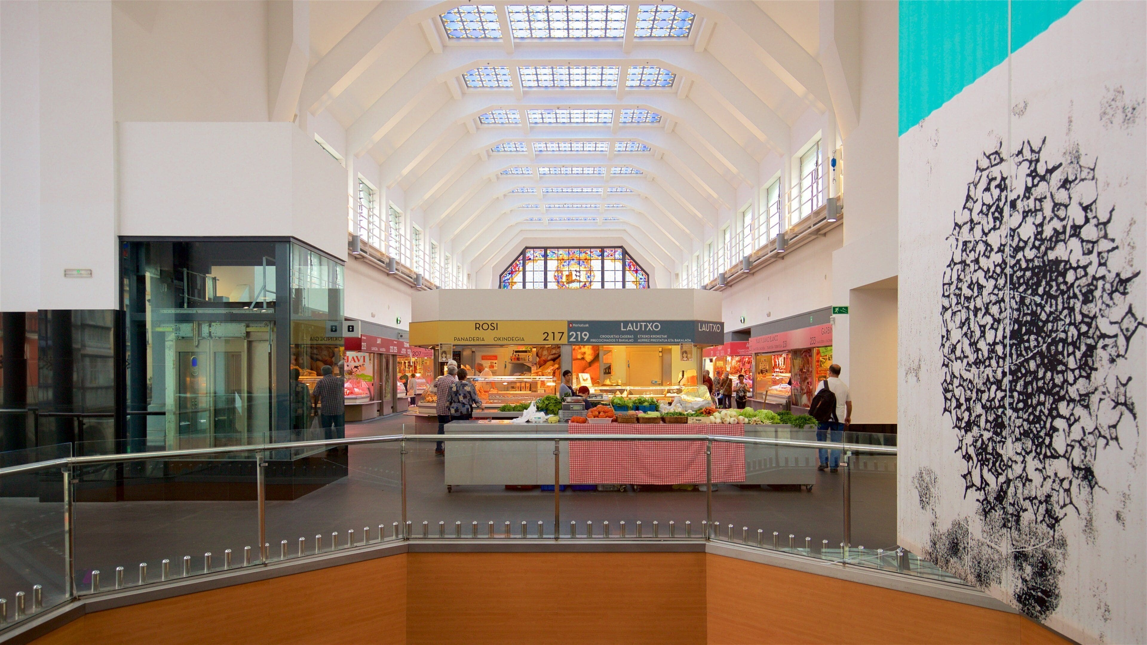 Ribera Market showing interior views and markets