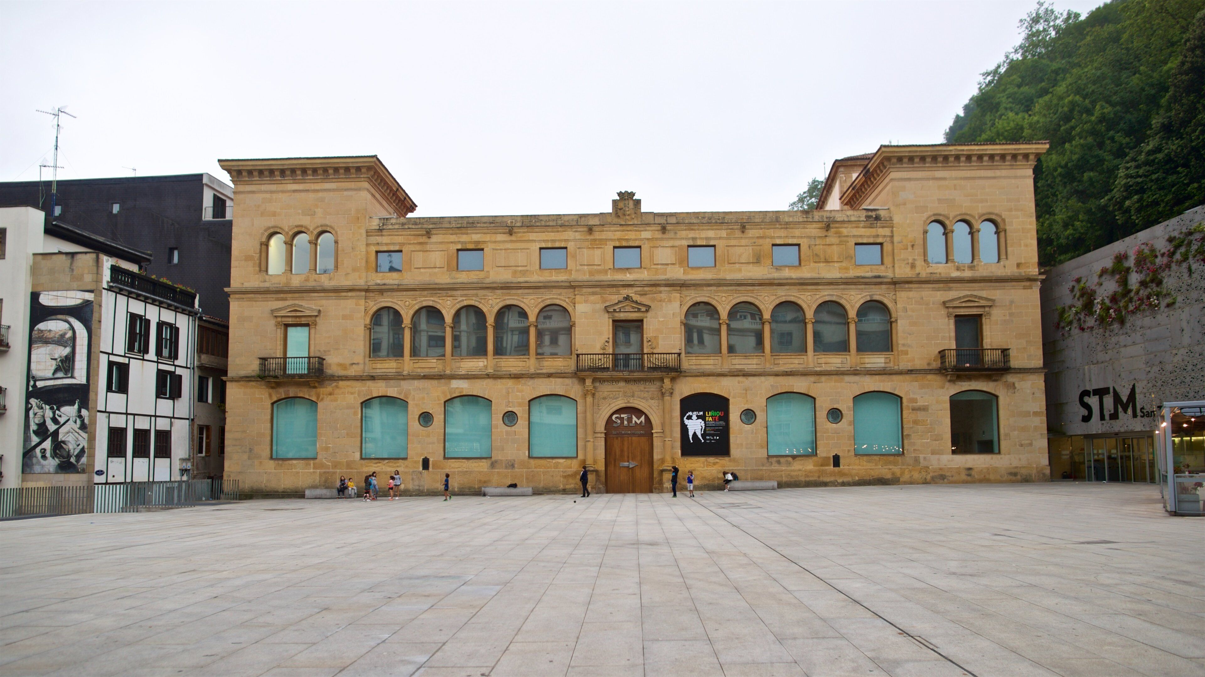 San-Telmo-Museum mit einem Platz oder Plaza und Geschichtliches