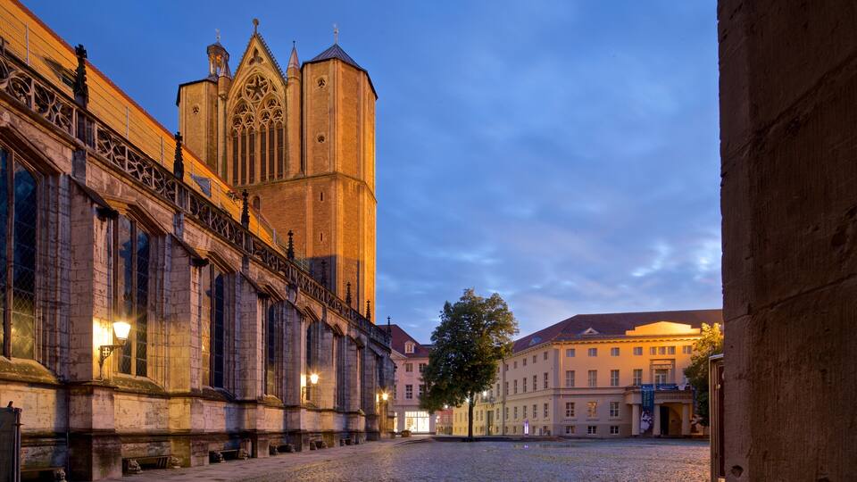 Brunswick Cathedral featuring a square or plaza, heritage architecture and a church or cathedral