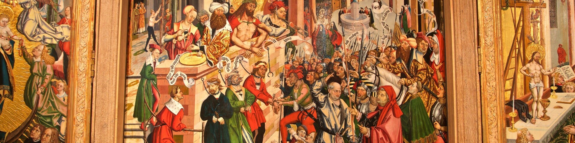 Dankwarderode Castle showing art and religious elements