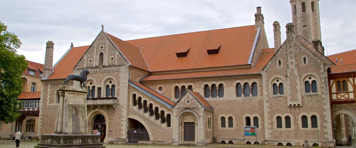 ๋จ์ฝฐ๋ฅด๋ฐ๋ก๋ฐ ์ฑ ์ด ํฌํจ ๋ฌธํ์ ์ฐ ๊ฑด์ถ ๊ณผ ๊ตํ ๋๋ ์ฑ๋น