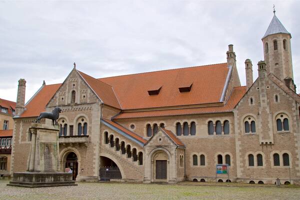 Burg Dankwarderode welches beinhaltet Kirche oder Kathedrale und historische Architektur