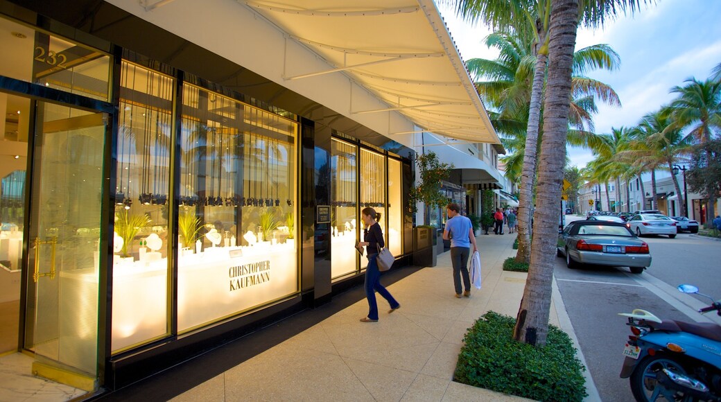 Worth Avenue qui includes ville, shopping et scĂšnes de rue