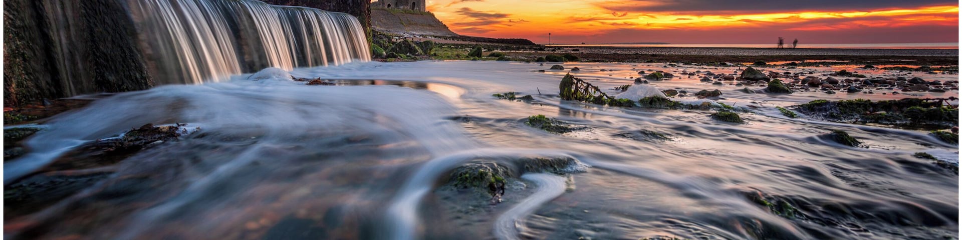 Took a trip down to Reculver the other night and managed to capture this image.
Vlog is up
https://youtu.be/m9yTRlvO22U
#reculver #towers #seascape #photography #vlog #travel #visitthanet #visitkent #english #heritage