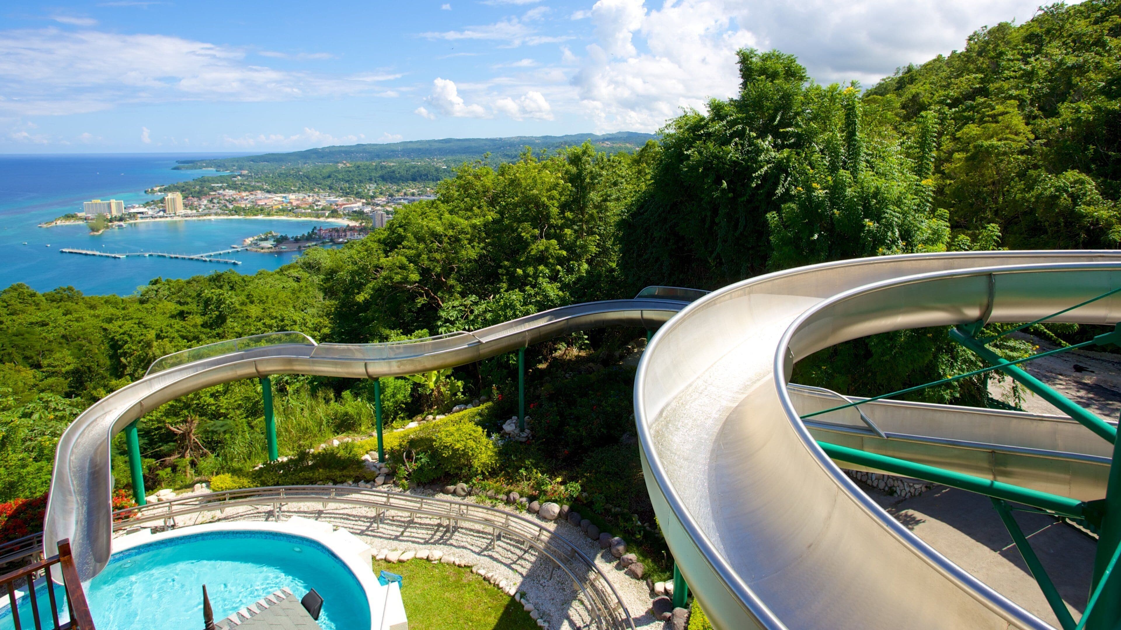 Mystic Mountain showing a water park and a pool