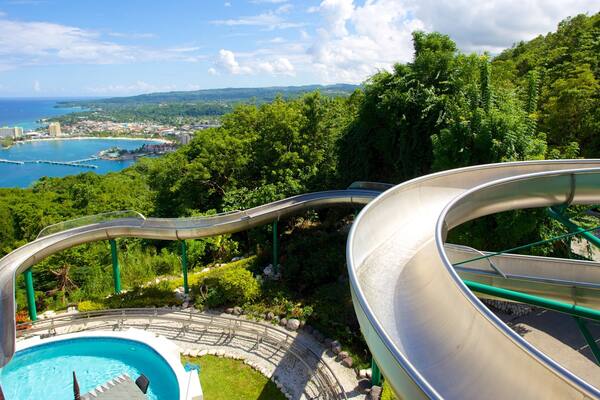 Mystic Mountain featuring allas ja vesipuisto