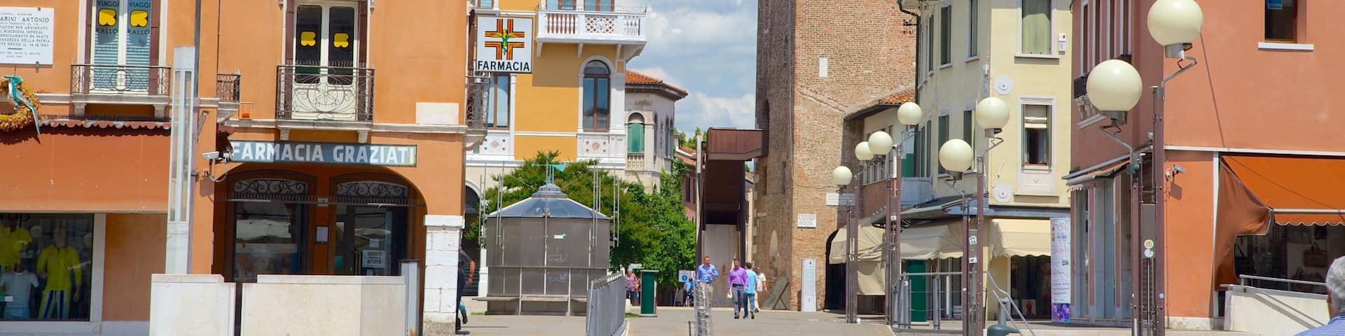 Piazza Ferretto mettant en vedette scĂšnes de rue
