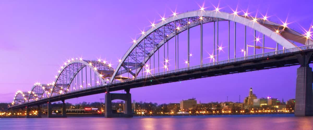 Rock Island Centennial Bridge at blue hour
#bridge #river #mississippi