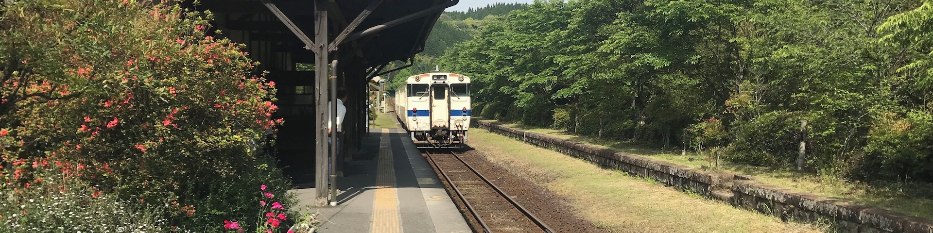 嘉例川駅のホーム(奥は霧島温泉方面)