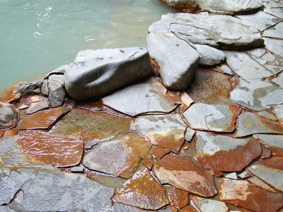 Sakura Sakura Onsen (さくらさくら温泉) is one of the many onsen (hot spring baths) you can find in the prefecture of Kagoshima, located in southern Japan. This onsen is a mild-acid sulfer spring and is said to be effective for treatment of neuralgia, stiff shoulders, exhaustion, rheumatism, sprain, and external wounds. So...pretty much everything!
Sakura Sakura Onsen is famous for their mud bath, which will make you smell foul of sulfer for days but will make your skin shiny and smooth like a new born baby.
This onsen is located within the grounds of Kirishima Kinowan National Park, which was designated in 1934, one of the first in Japan.
#Kirishima #NationalPark
Blog Post Here: http://goo.gl/G9K0VD
More Park Info Here: http://goo.gl/kwn2Wn