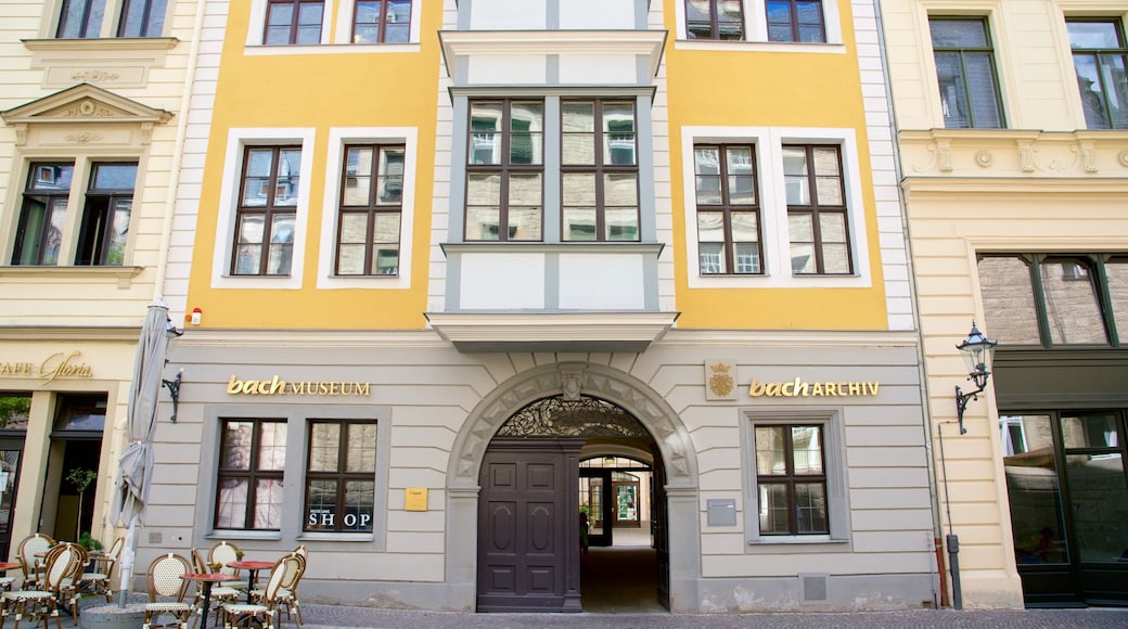 Museo Bach que incluye una ciudad