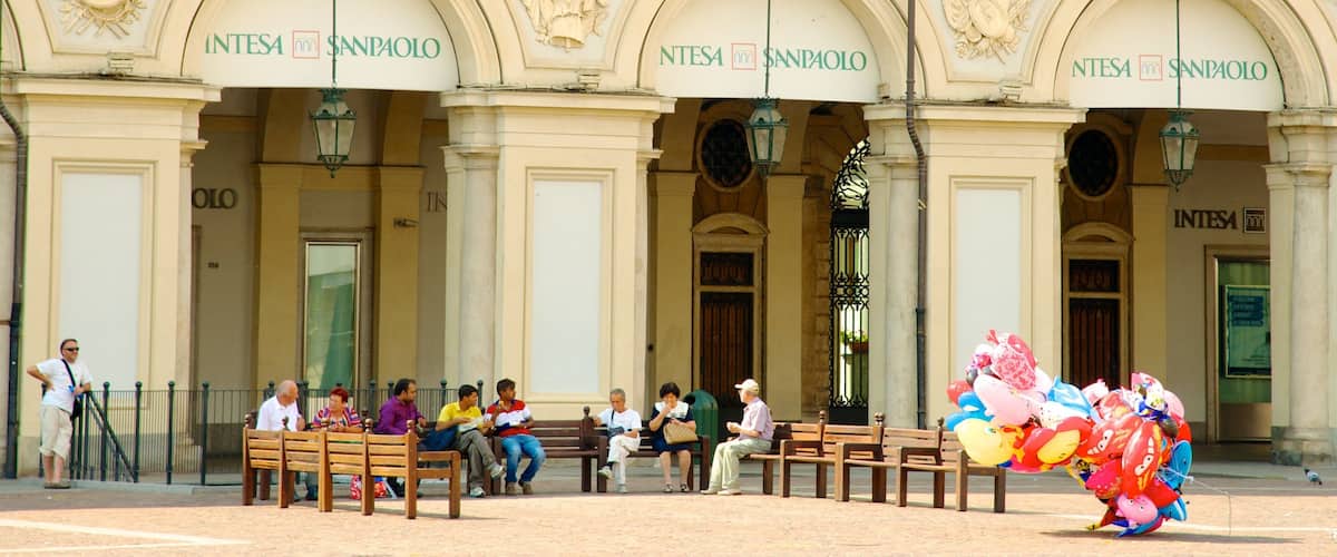 Piazza San Carlo que incluye patrimonio de arquitectura, un parque o plaza y una ciudad