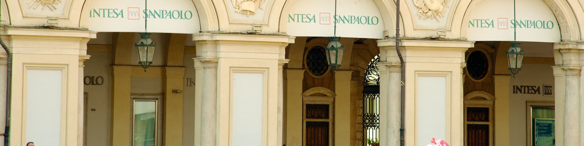 Piazza San Carlo caracterizando uma praça ou plaza, arquitetura de patrimônio e uma cidade