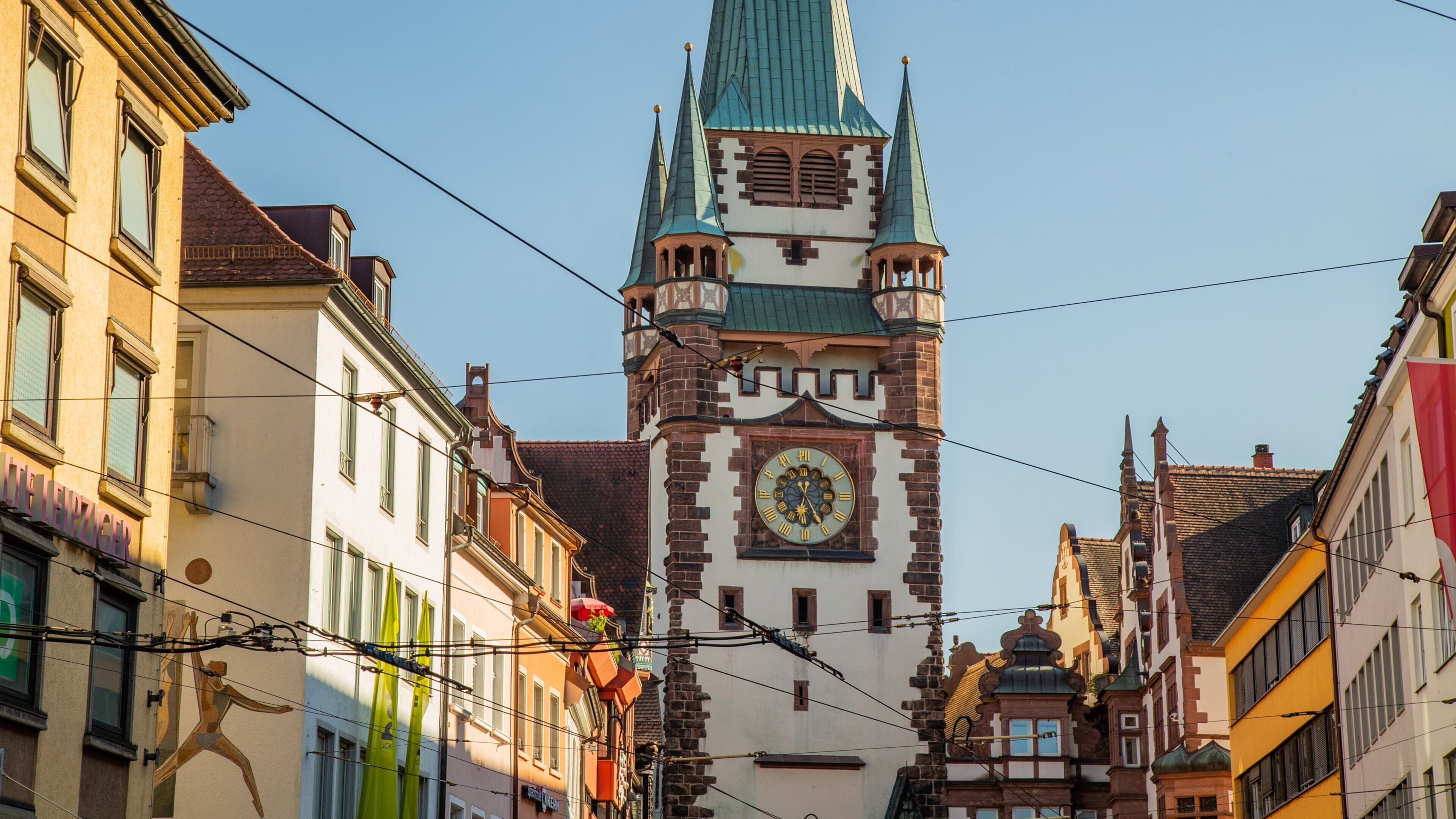 Martinstor Gate featuring a city and heritage elements