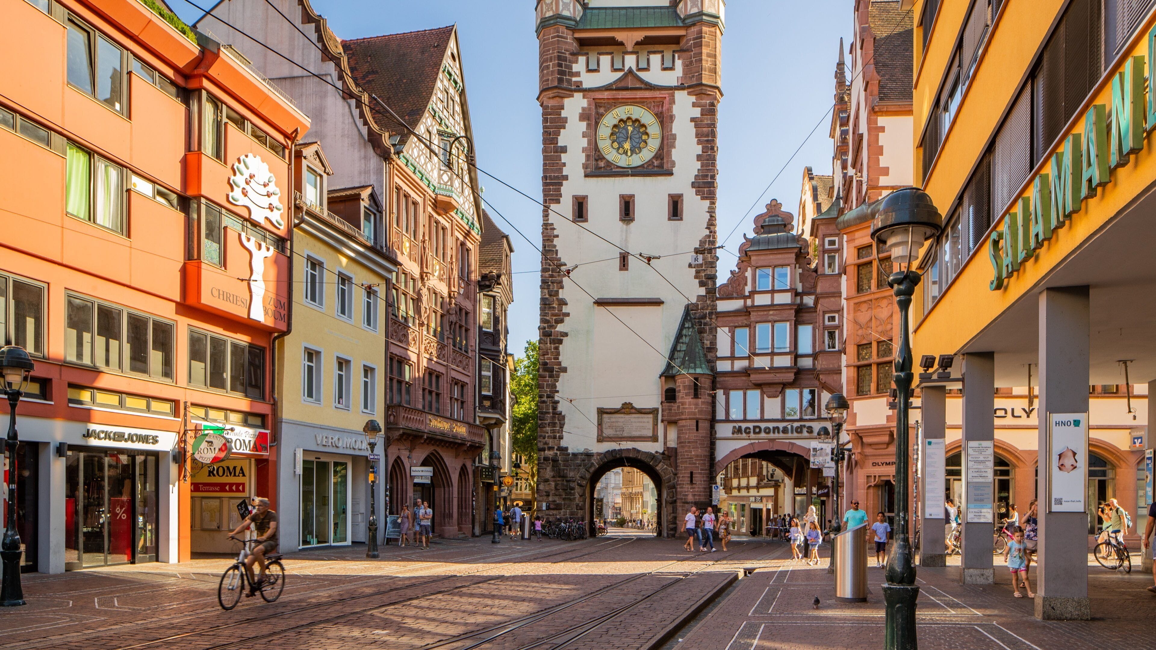 Martinstor Gate which includes heritage elements and a city
