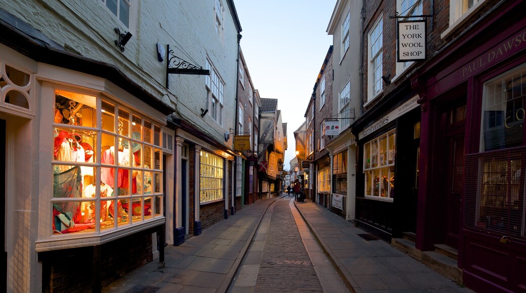 Shambles som inkluderer gatescener og liten by eller landsby