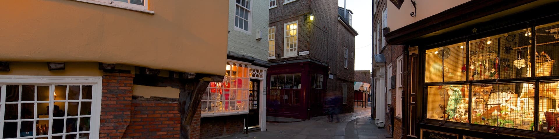 Shambles showing heritage architecture, street scenes and a small town or village