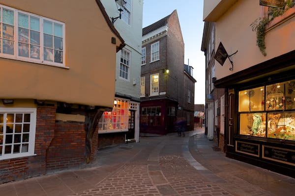 Shambles qui includes patrimoine architectural, scènes de rue et petite ville ou village