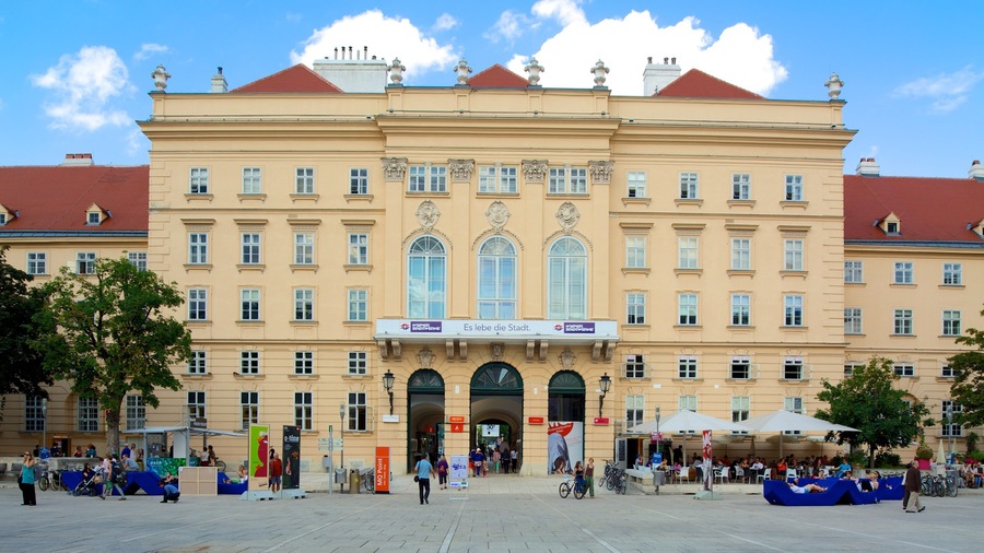 Museumsquartier which includes street scenes, heritage architecture and a city