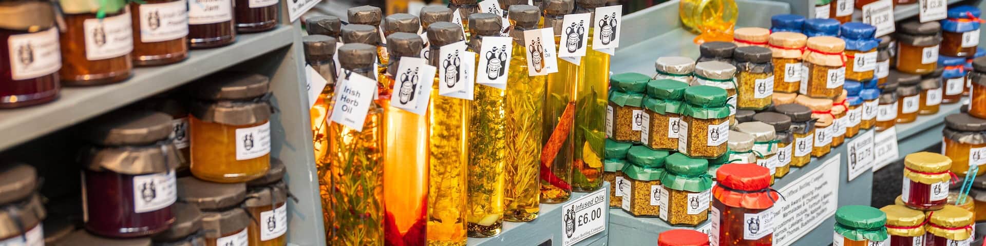 St. George\'s Market showing shopping